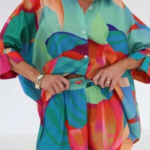 Vibrant Multi-Color Elastic-Waist Women’s Shorts set